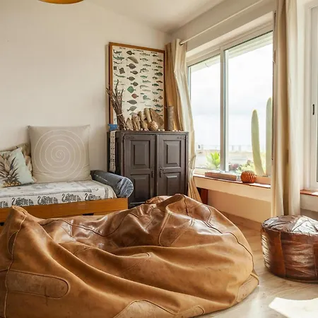 C18 - Church Square In Da *