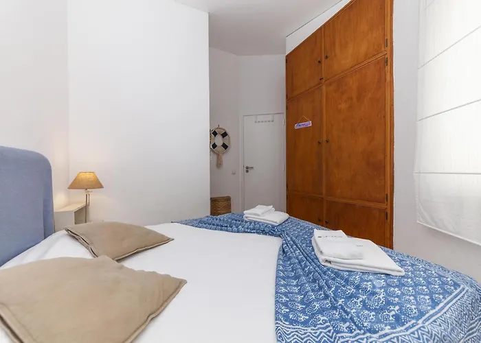 C18 - Church Square In Da * Luz