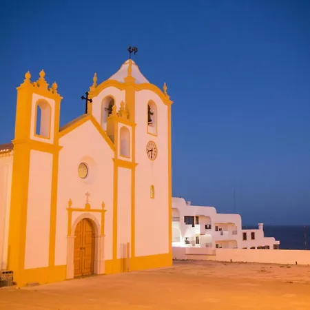 C18 - Church Square In Da Luz